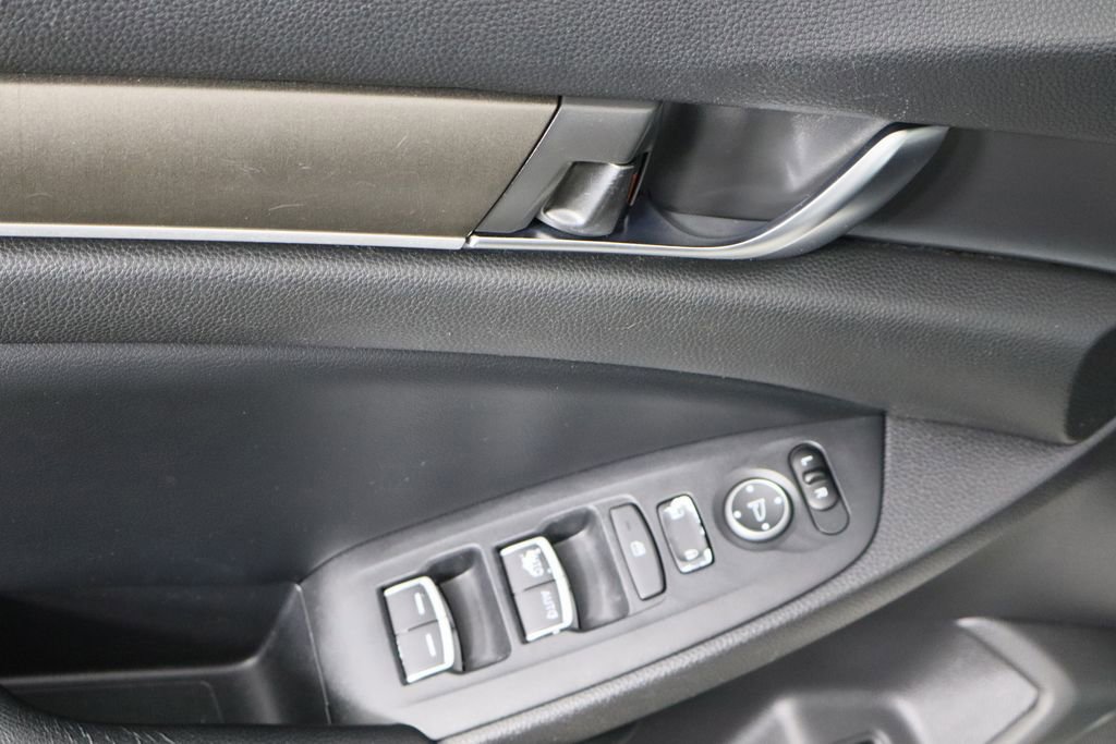 Used 2018 Honda Accord LX image 21