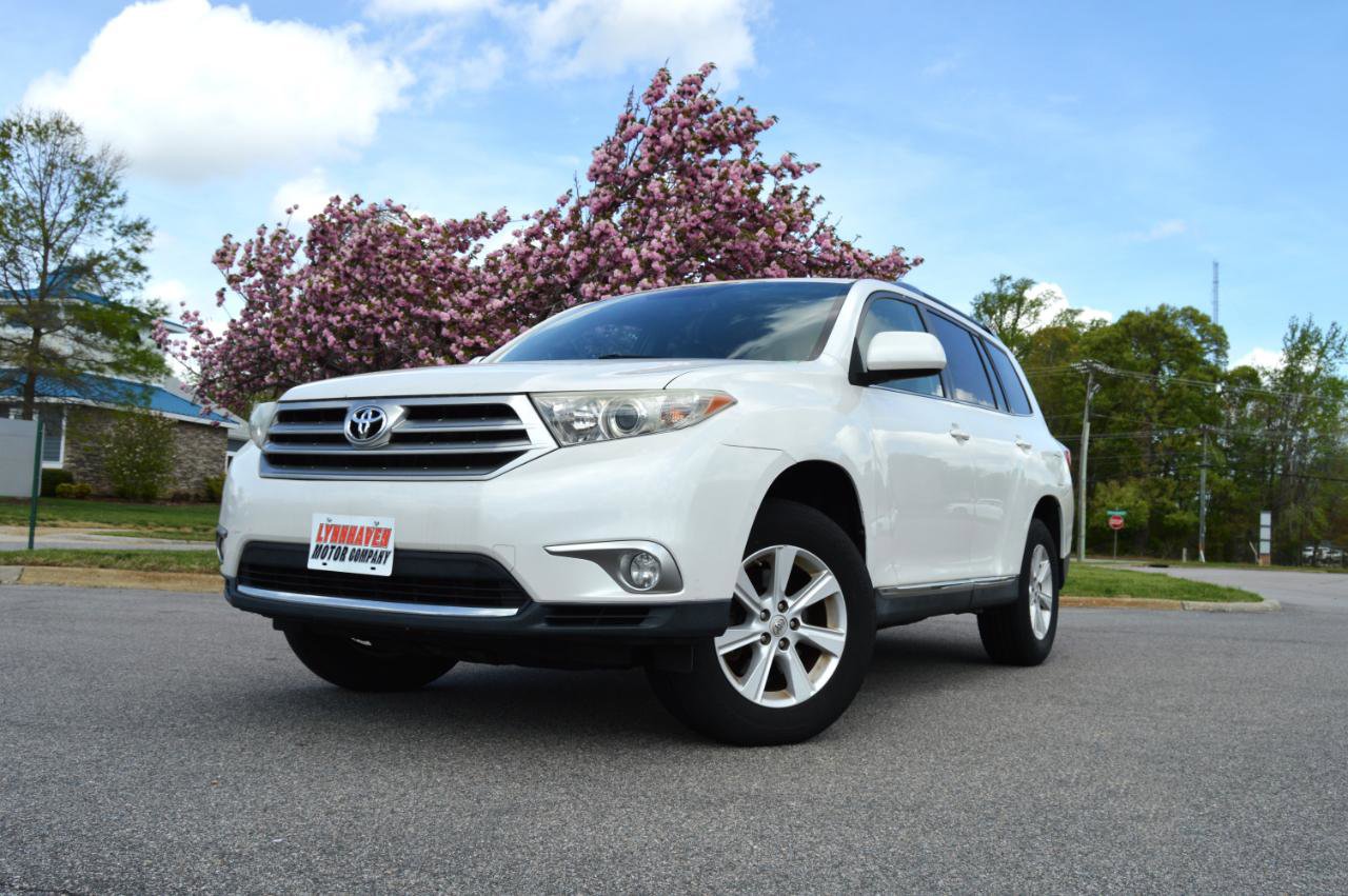 Used 2011 Toyota Highlander SE w/ Tow Pkg AWD/4WD image 26