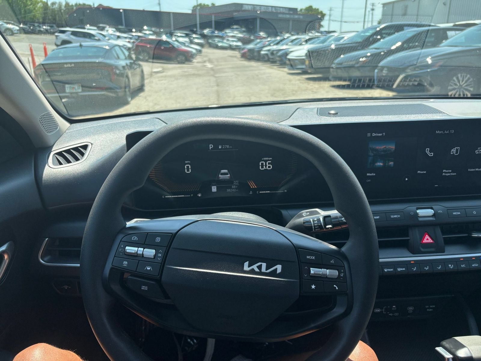 Used 2025 Kia K4 FWD image 29