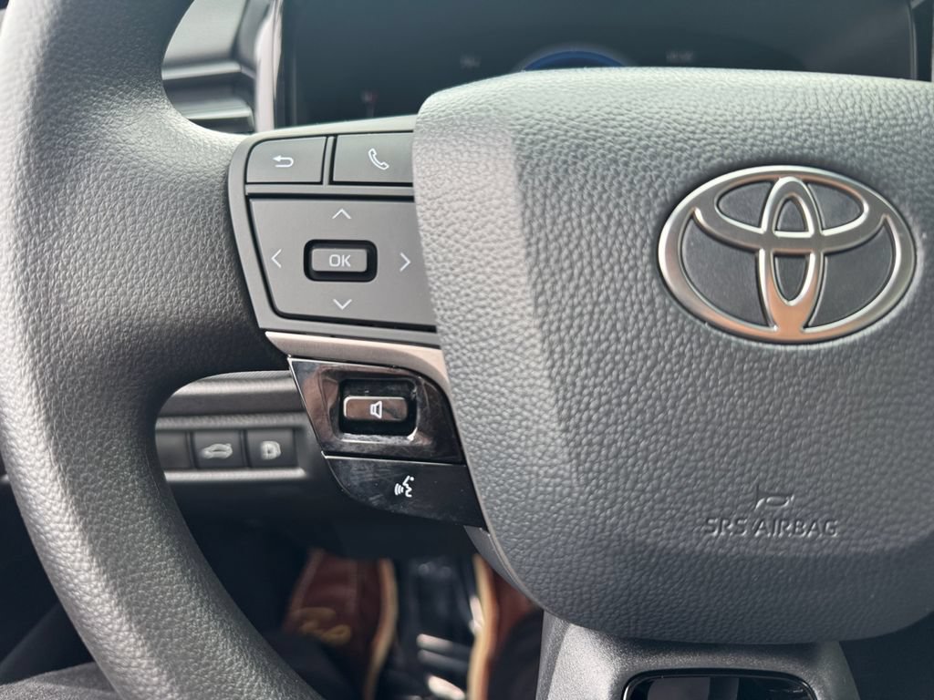 Used 2026 Toyota Camry LE w/ Convenience Package FWD image 29