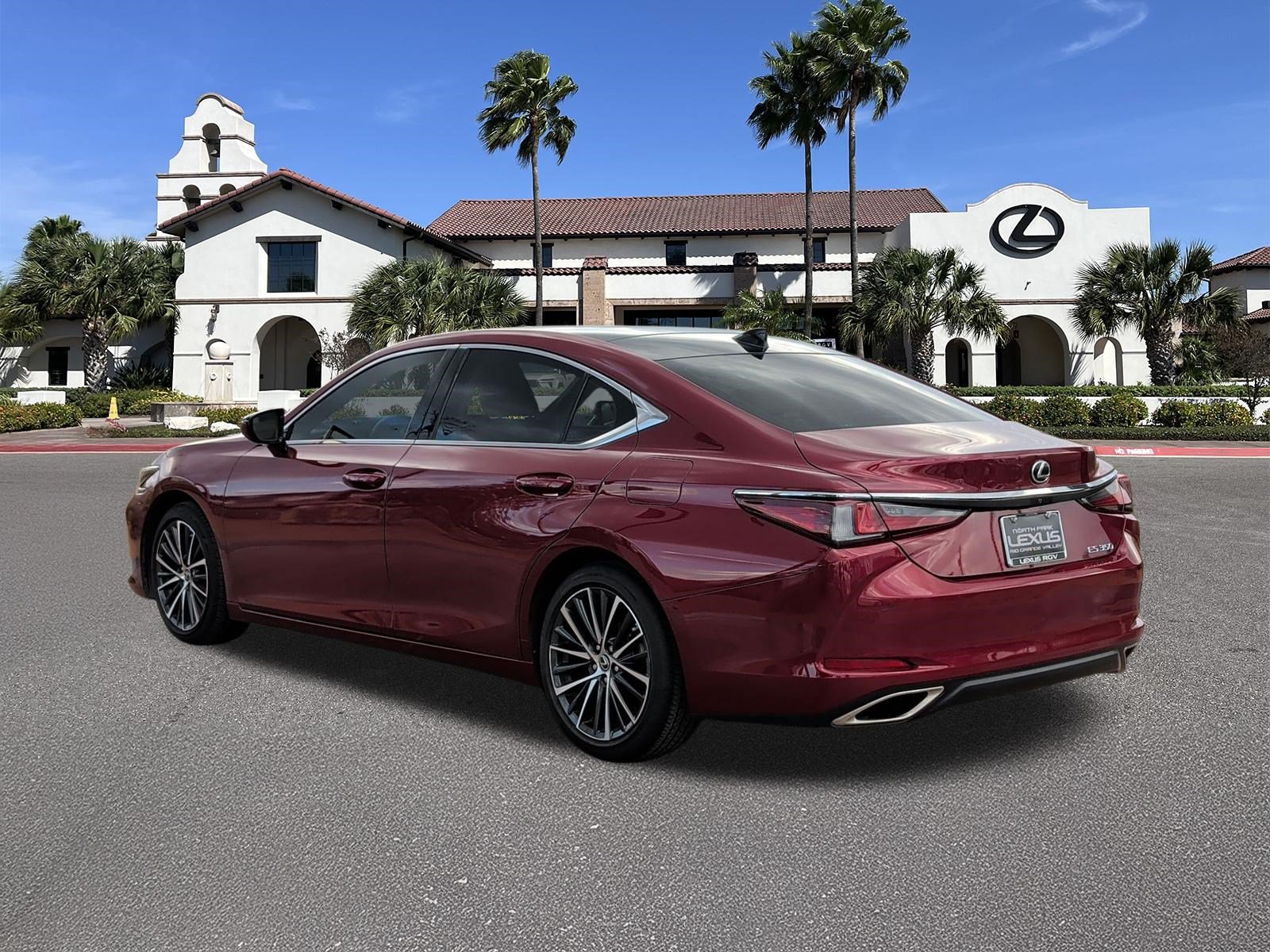 Used 2023 Lexus ES 350 w/ Premium Package FWD image 4