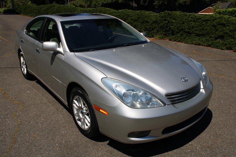 Used 2003 Lexus ES 330 FWD image 2