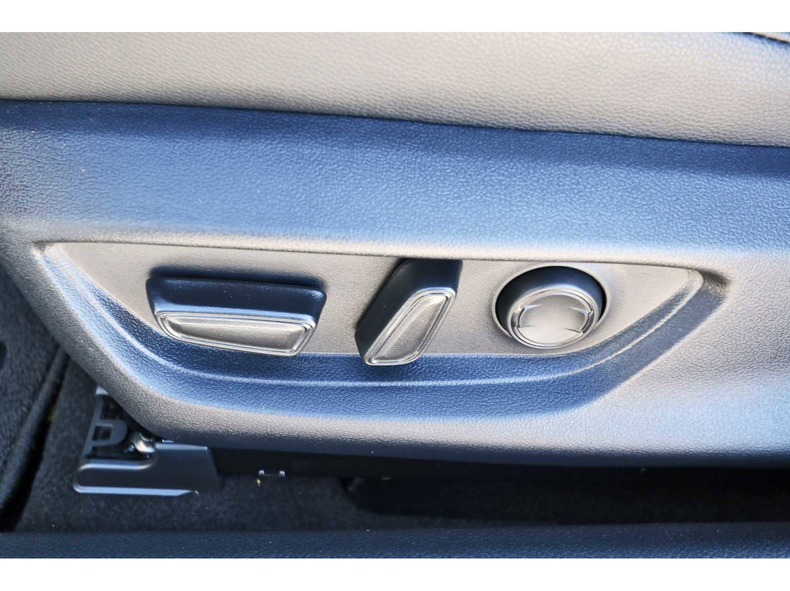 Used 2026 Toyota Camry SE w/ Convenience Package image 27