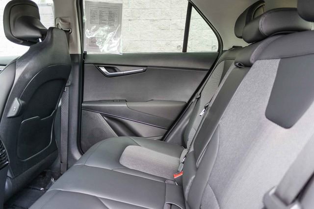 Certified 2025 Kia Niro EX image 19