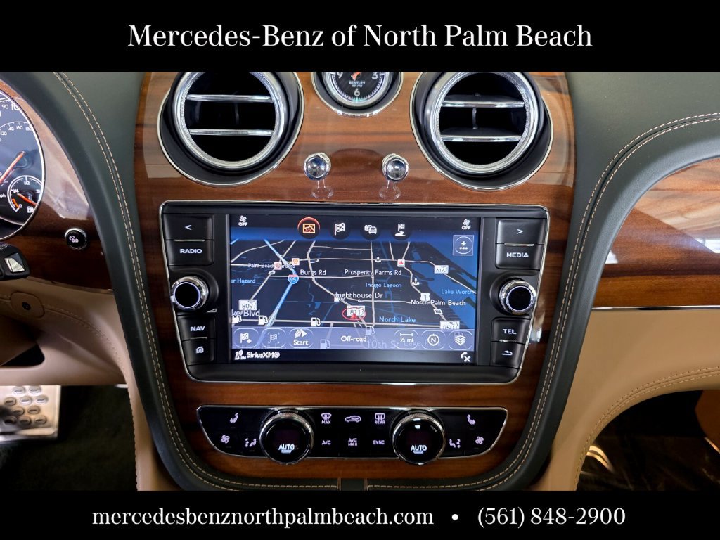 Used 2019 Bentley Bentayga AWD/4WD image 24