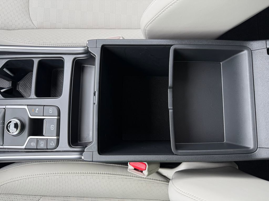Certified 2025 Kia Sorento S FWD image 22