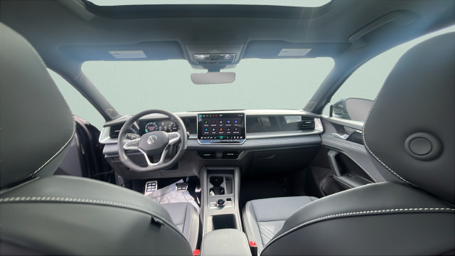 New 2026 Volkswagen Tiguan SE R-Line AWD/4WD image 24