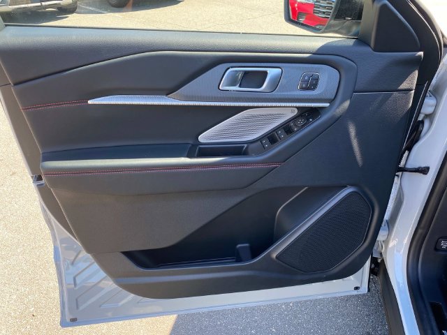 Used 2027 Ford Explorer ST w/ Sun And Sound Package AWD/4WD image 11