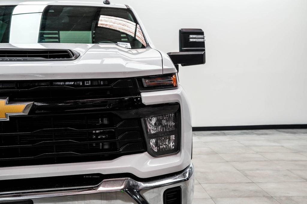 Used 2024 Chevrolet Silverado 2500 W/T w/ WT Convenience Package AWD/4WD image 4