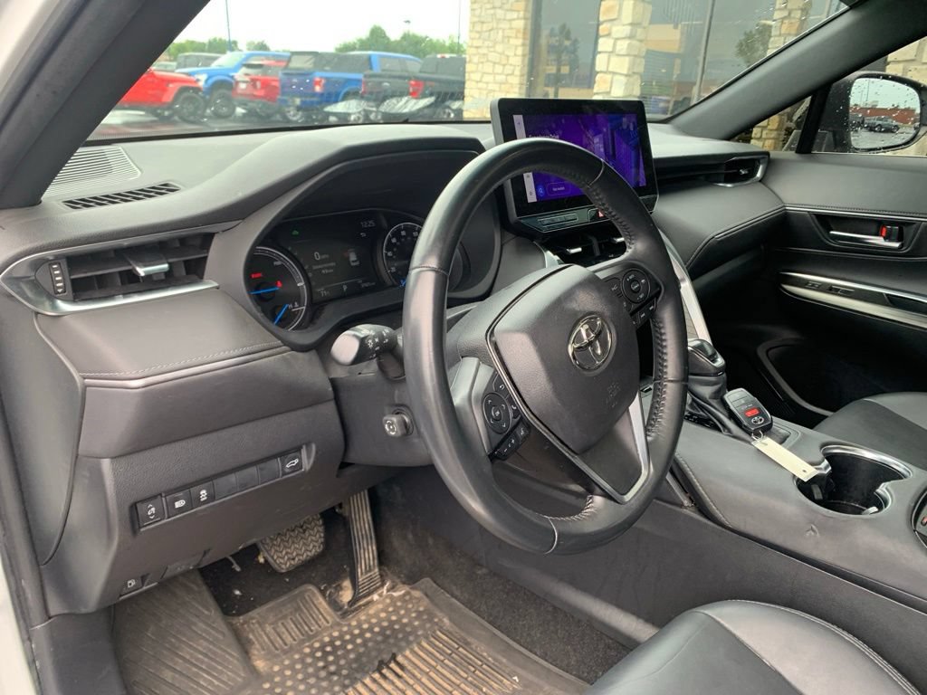 Used 2024 Toyota Venza Nightshade AWD/4WD image 23