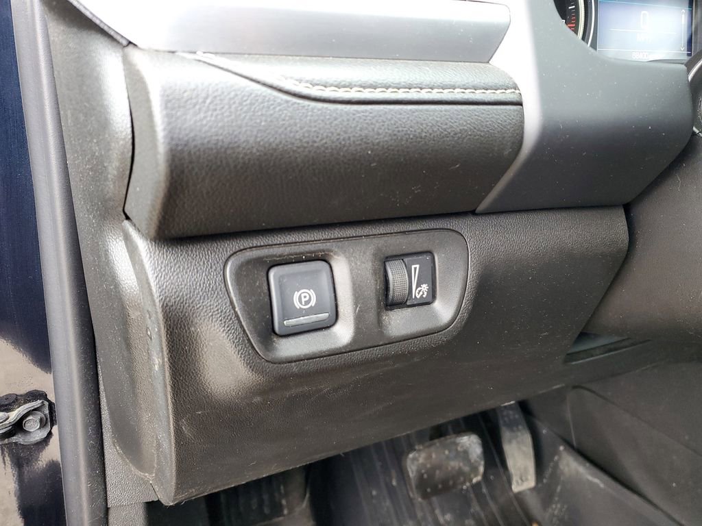 Used 2021 GMC Acadia SLE w/ Driver Convenience Package image 10