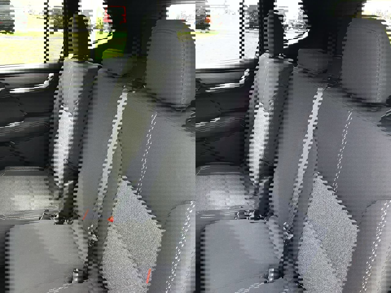 Used 2025 GMC Acadia Elevation image 13