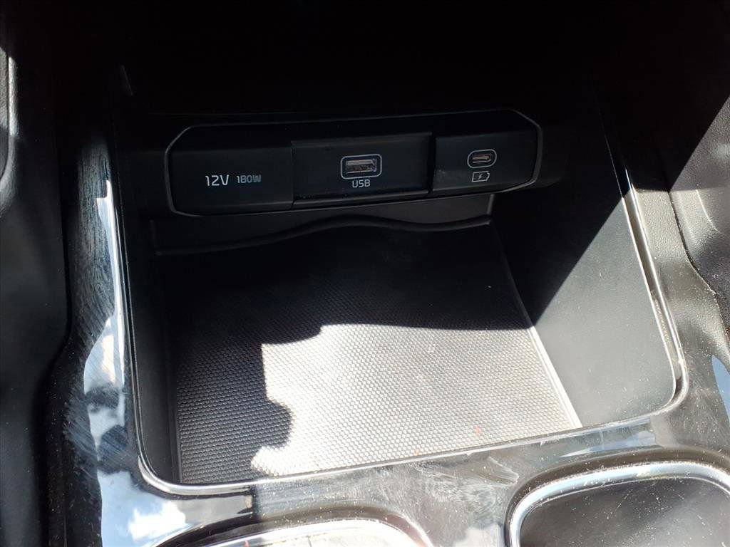 Used 2024 Kia Telluride LX FWD image 21