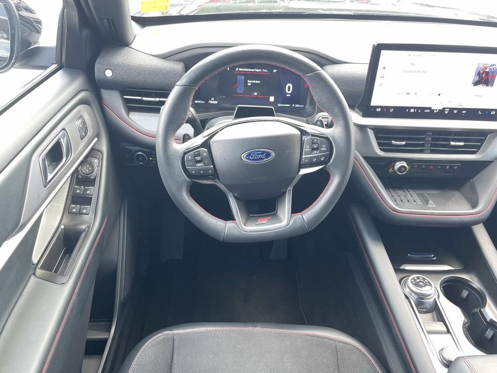Used 2025 Ford Explorer ST AWD/4WD image 15