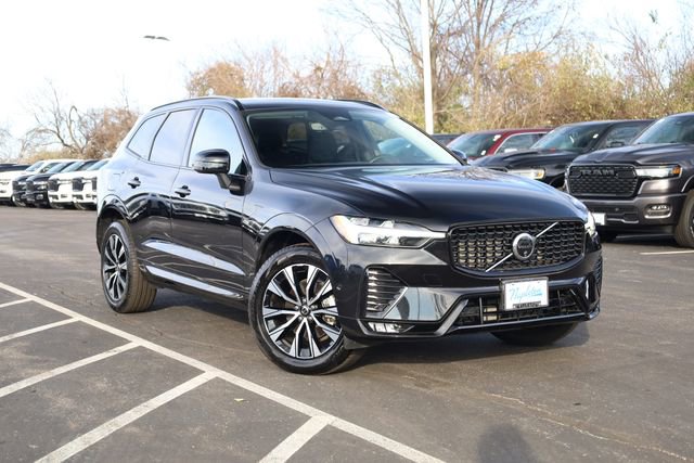 Used 2025 Volvo XC60 B5 Plus image 2