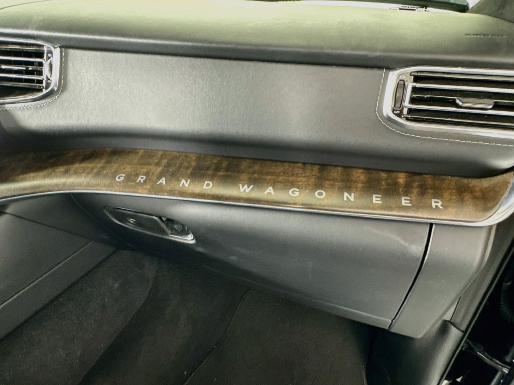 Used 2023 Jeep Grand Wagoneer L Series II AWD/4WD image 20