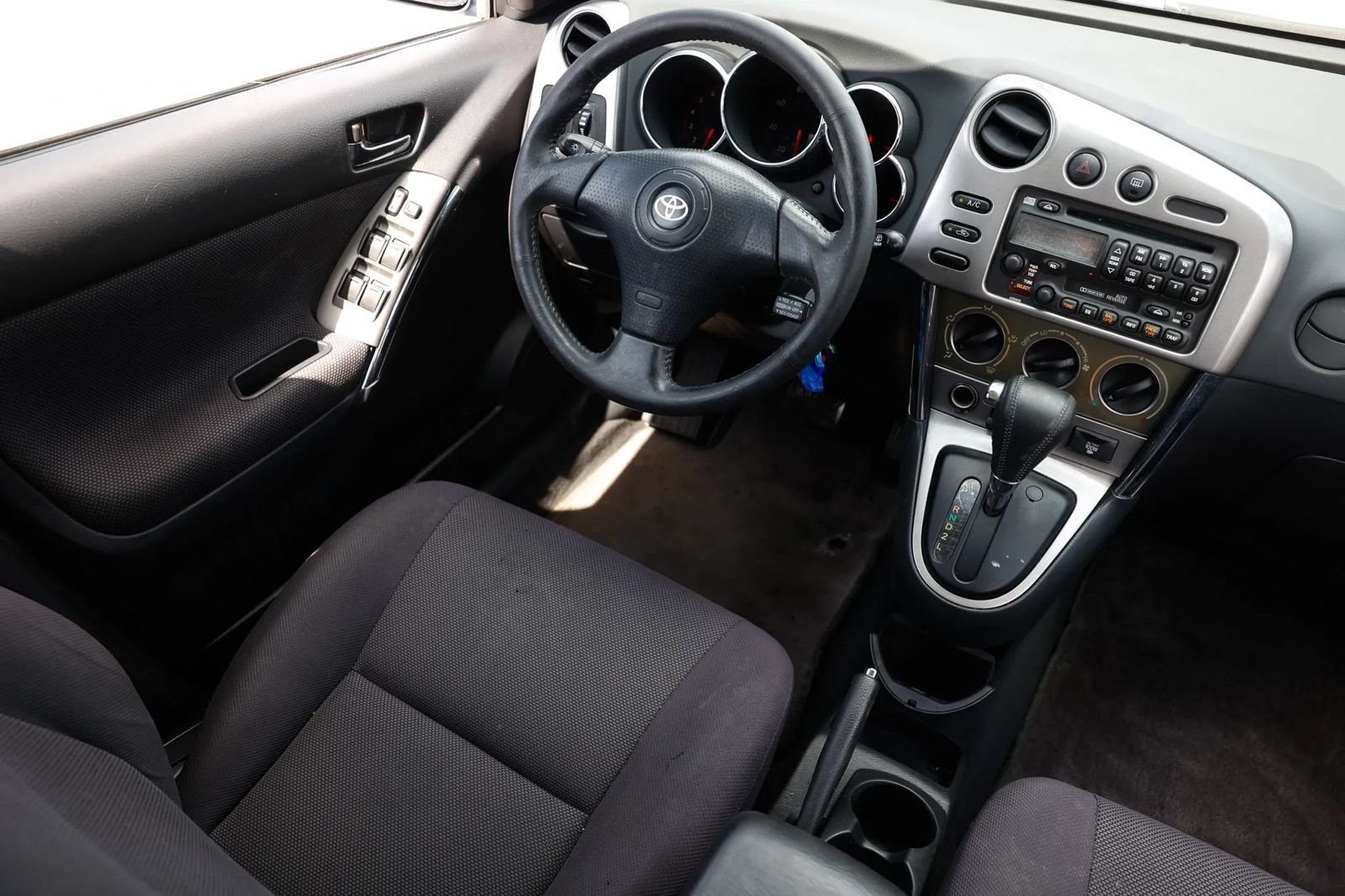 Used 2004 Toyota Matrix XR FWD image 11
