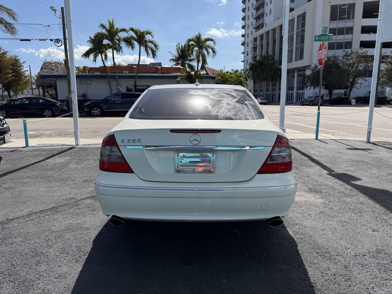 Used 2007 Mercedes-Benz E 350 4MATIC Sedan image 9
