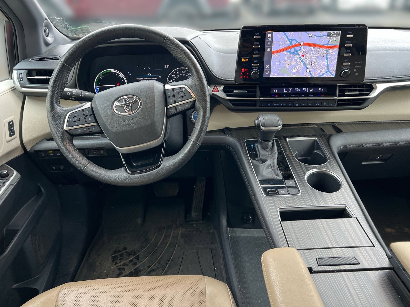 Used 2021 Toyota Sienna Limited image 22