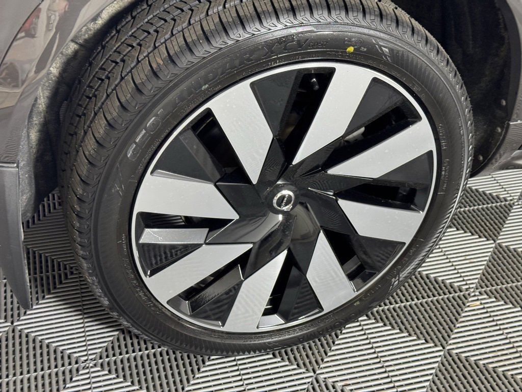 Certified 2024 Volvo XC90 T8 Ultimate w/ Protection Package Premier image 6