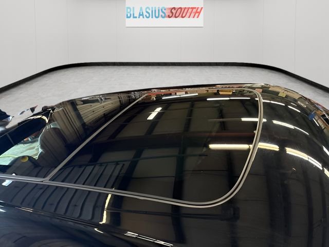 Used 2023 MINI Cooper 4-Door Hardtop FWD image 28