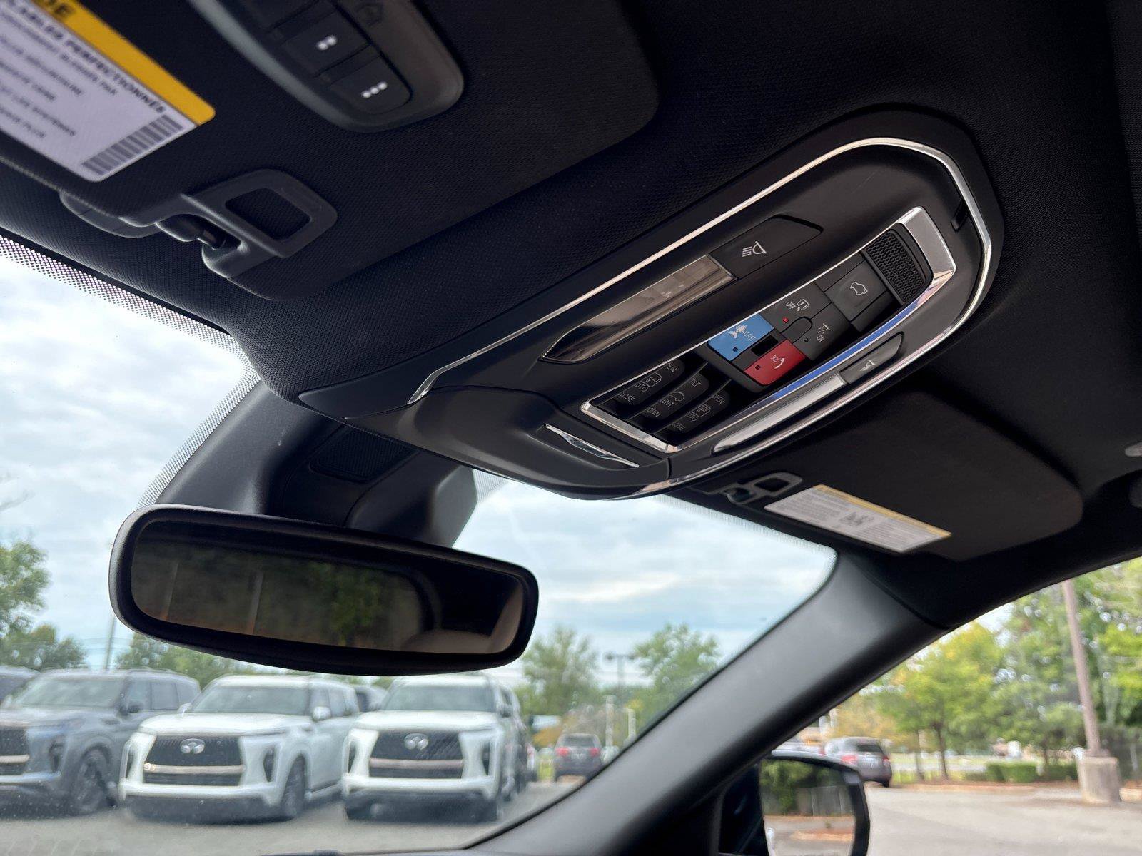 Used 2023 Jeep Grand Cherokee Limited AWD/4WD image 29
