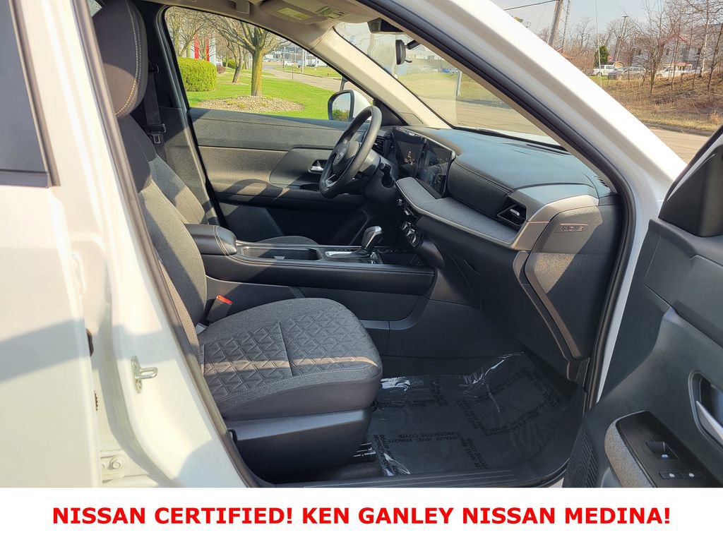 Certified 2025 Nissan Kicks SV AWD/4WD image 46