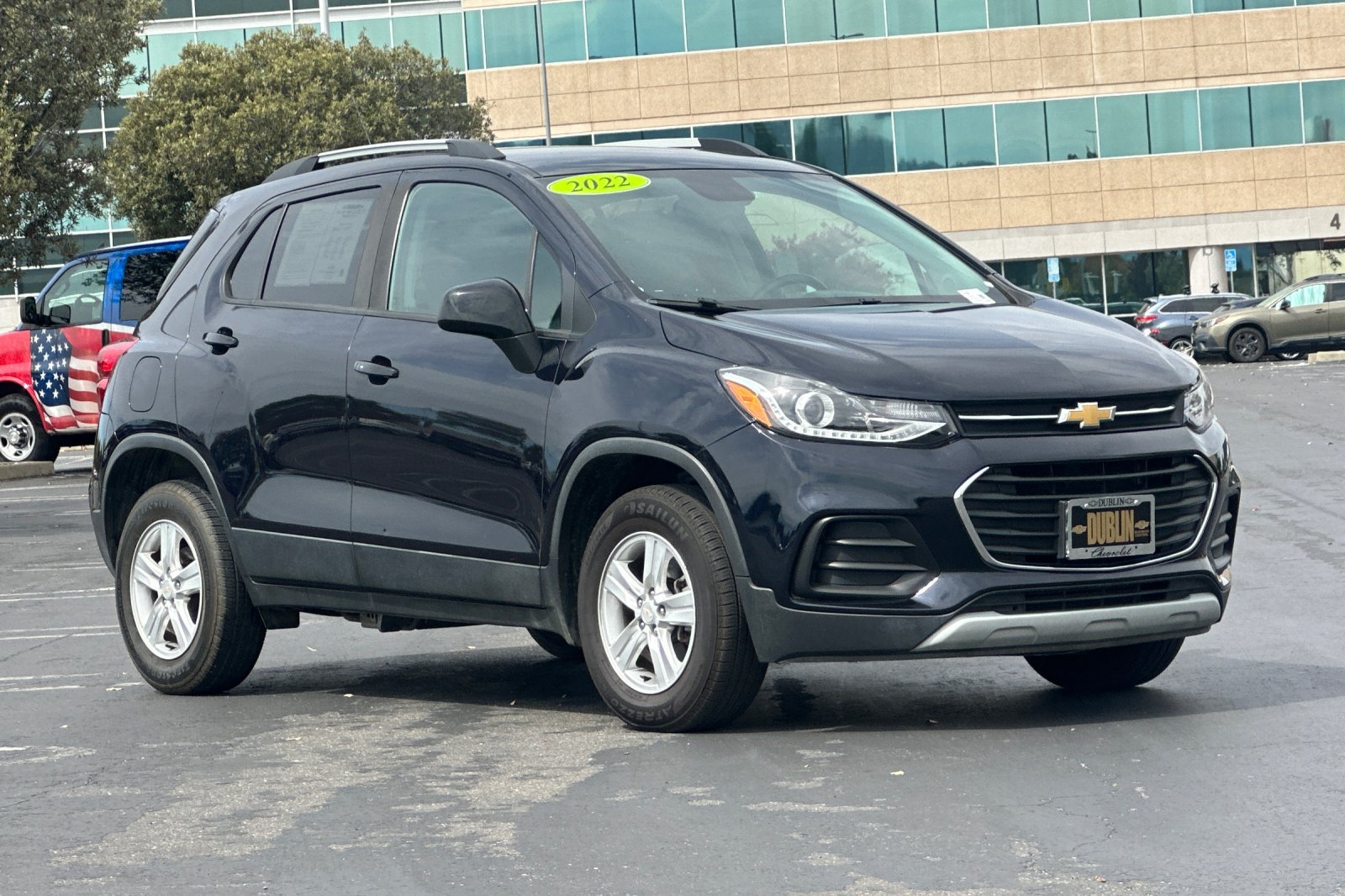 Used 2022 Chevrolet Trax LT w/ Driver Confidence Package AWD/4WD image 2
