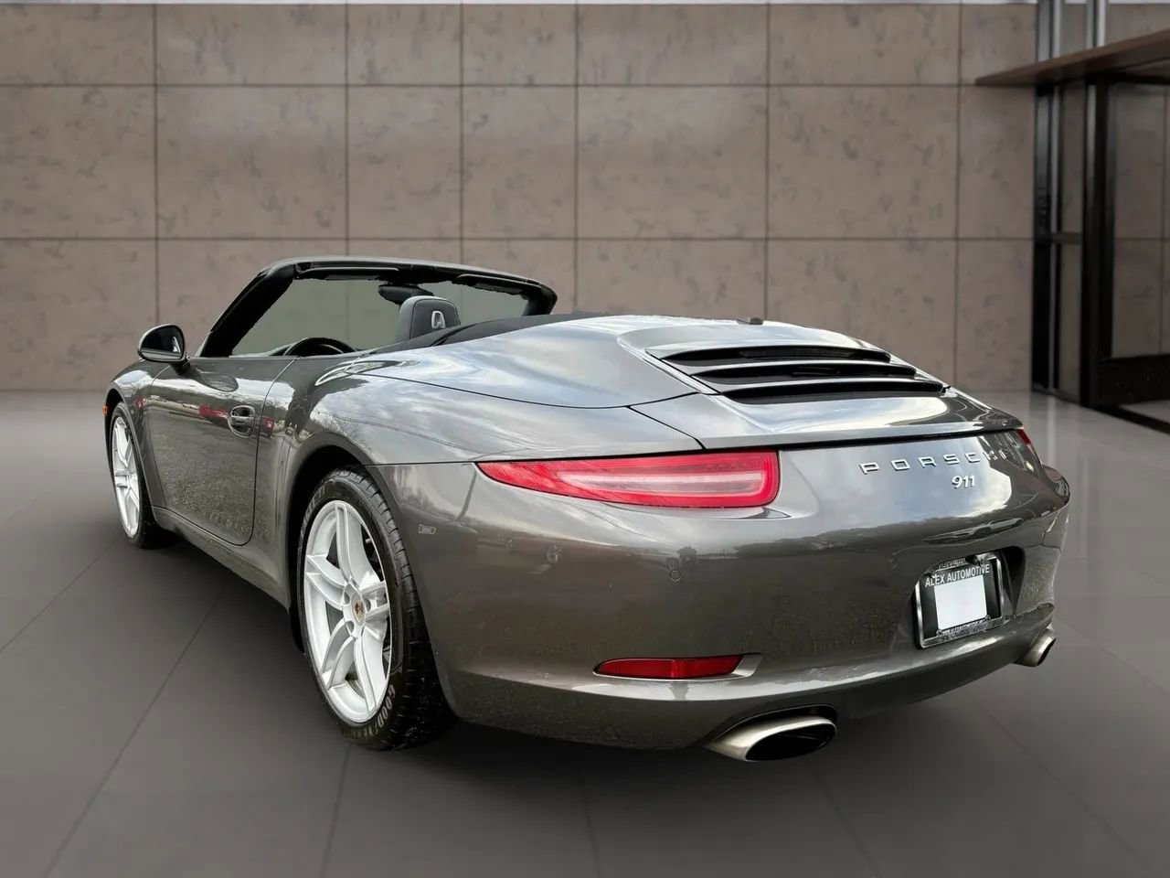 Used 2013 Porsche 911 Carrera RWD image 16