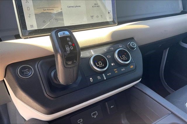 Used 2022 Land Rover Defender 90 X-Dynamic S image 17