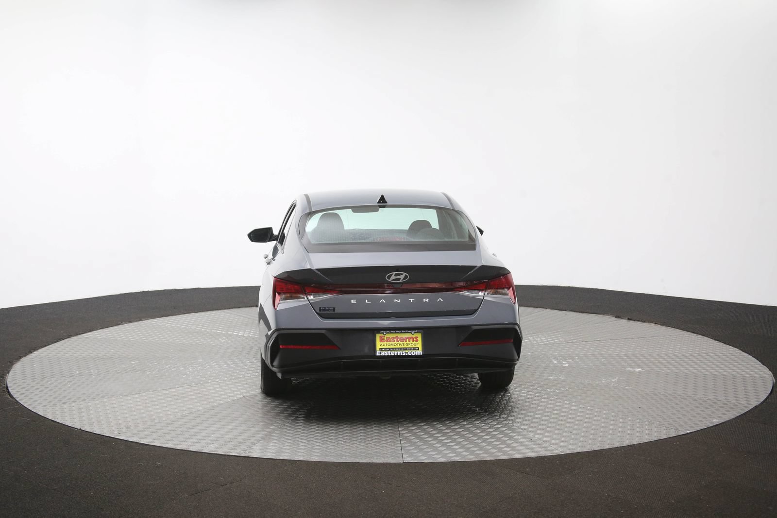 Used 2024 Hyundai Elantra SE FWD image 34