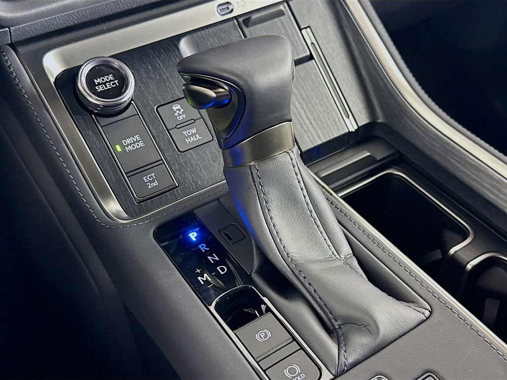 Certified 2024 Lexus GX 550 w/ Accessory Package (Z1) image 15