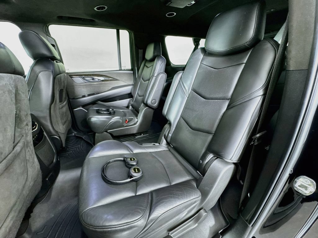 Used 2020 Cadillac Escalade ESV Platinum RWD image 35