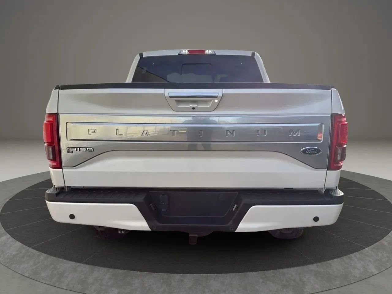 Used 2016 Ford F150 Platinum w/ Equipment Group 701A Luxury image 6