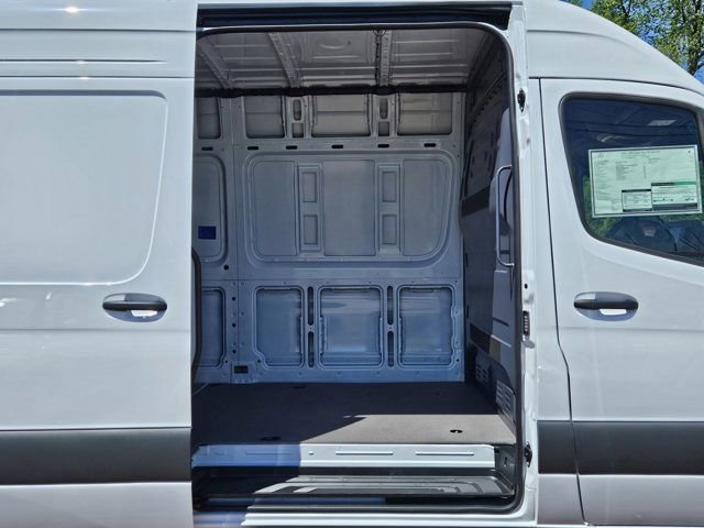 Used 2024 Mercedes-Benz Sprinter 2500 image 28