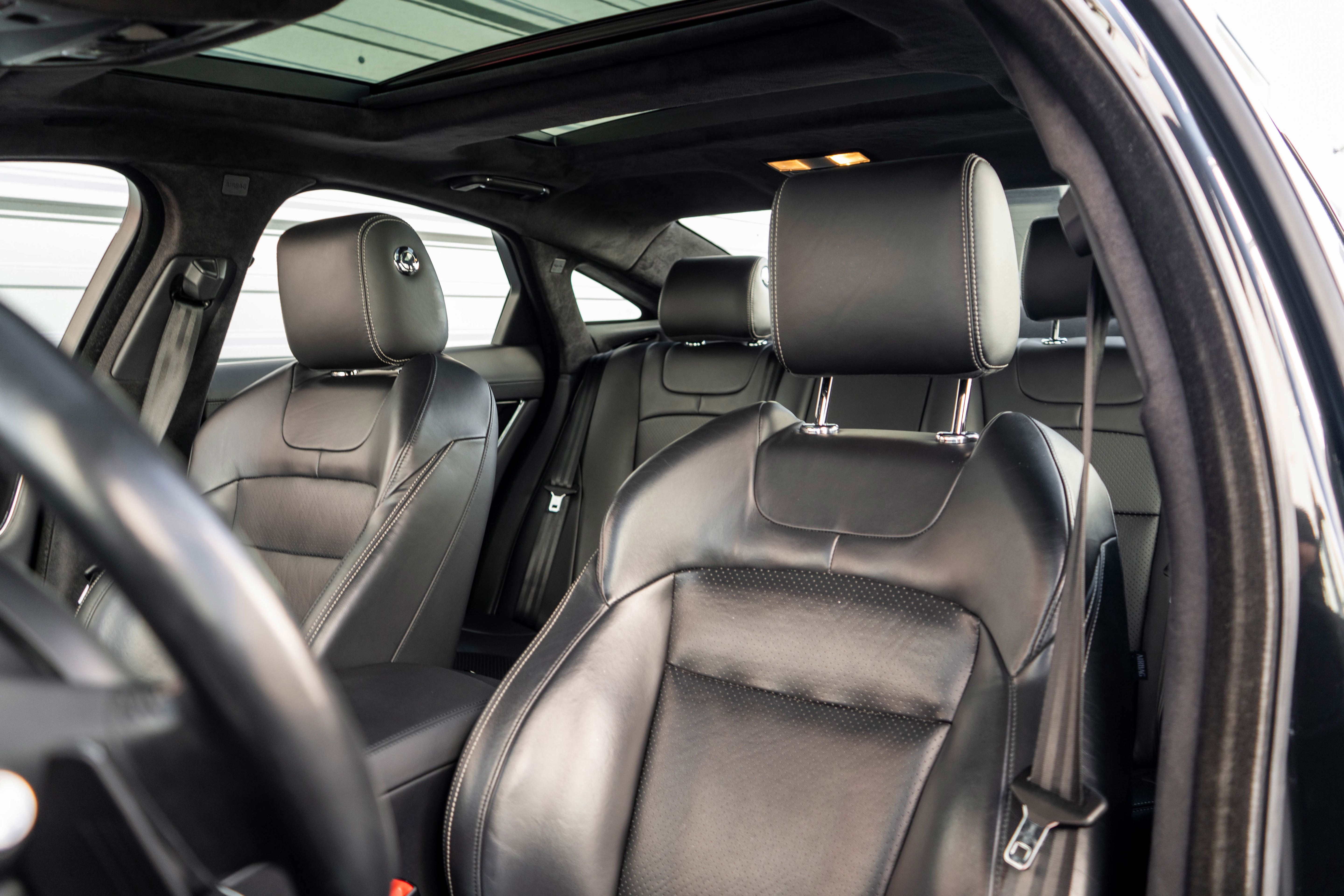Used 2015 Jaguar XJ image 9