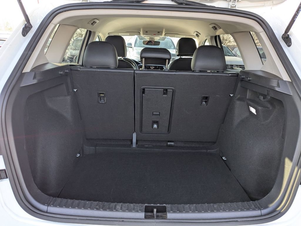 Used 2024 Volkswagen Taos SE image 59