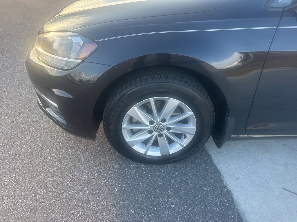 Used 2018 Volkswagen Golf S image 20