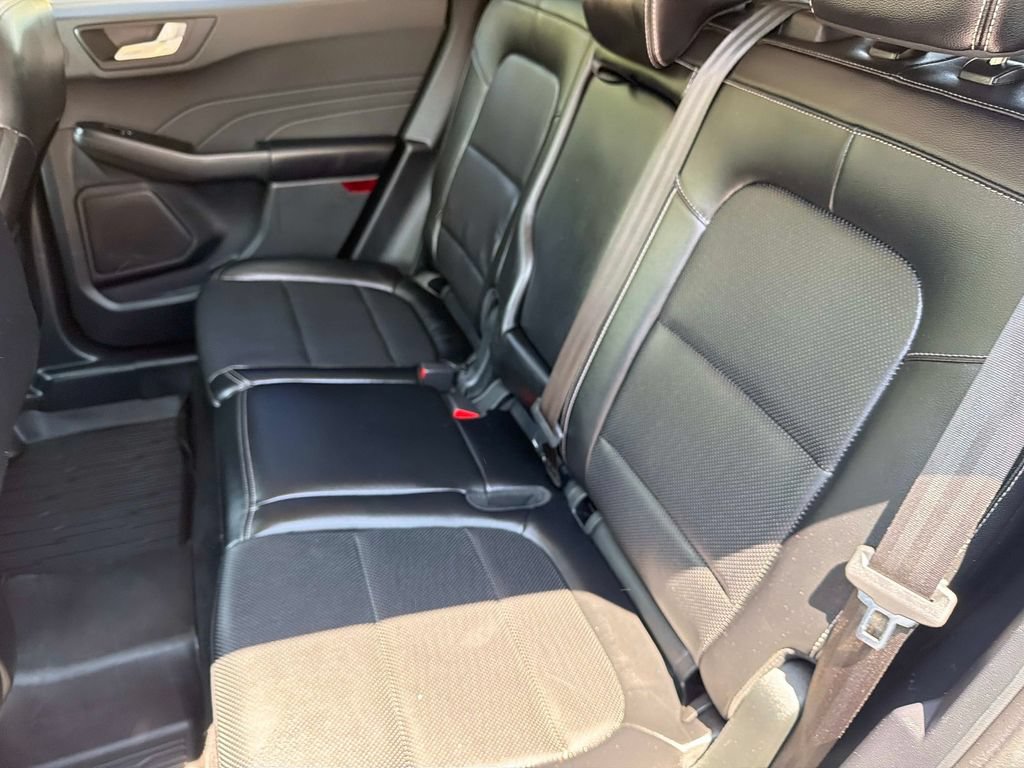 Used 2022 Ford Escape SEL w/ Technology Package AWD/4WD image 14