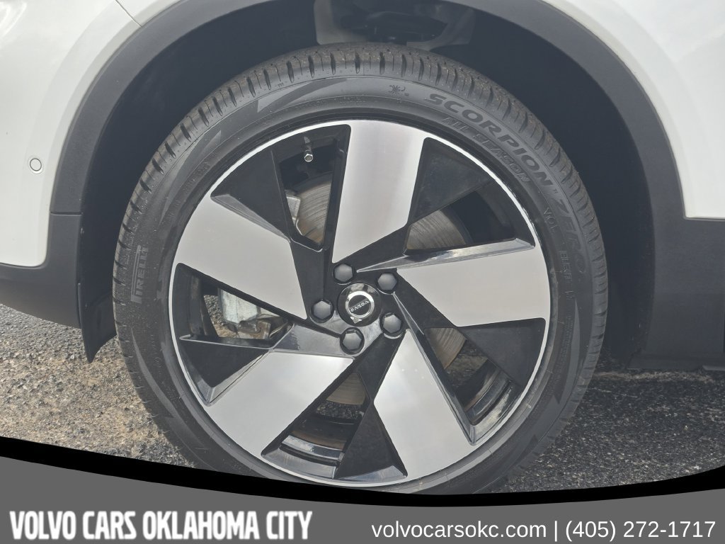 Certified 2023 Volvo C40 P8 Recharge Ultimate AWD/4WD image 9
