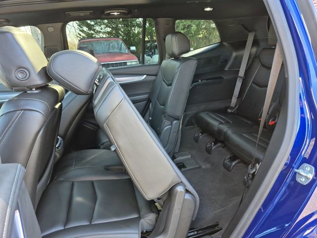 Used 2025 Cadillac XT6 Luxury image 30