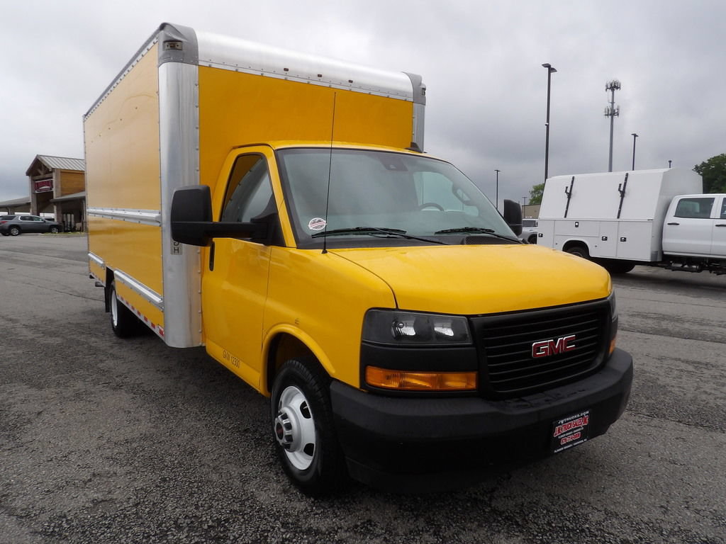 Used 2019 GMC Savana 3500 Extended w/ Driver Convenience Package RWD image 11