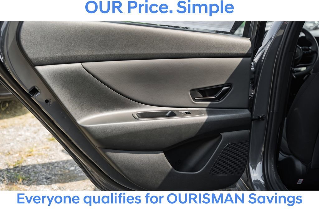 New 2025 Hyundai Elantra SEL image 25