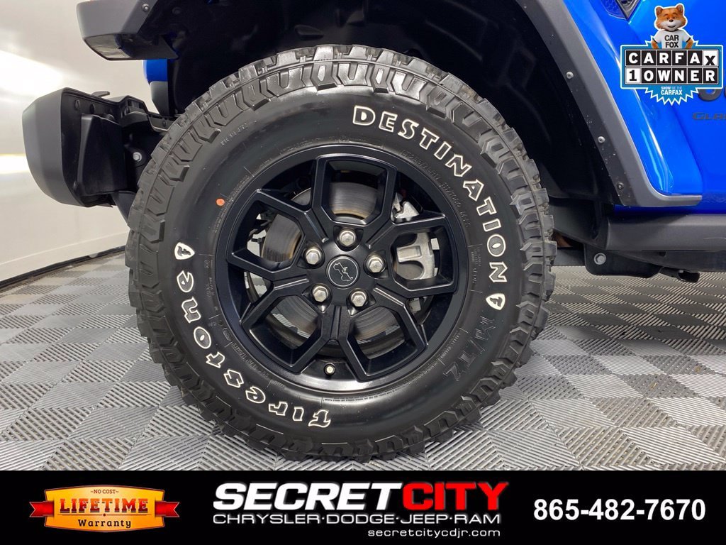 Used 2025 Jeep Gladiator Mojave AWD/4WD image 9