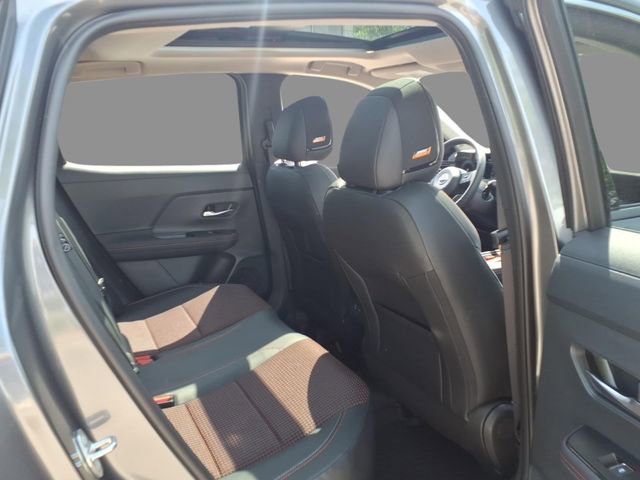 Used 2025 Nissan Kicks SR w/ SR Premium Package AWD/4WD image 11