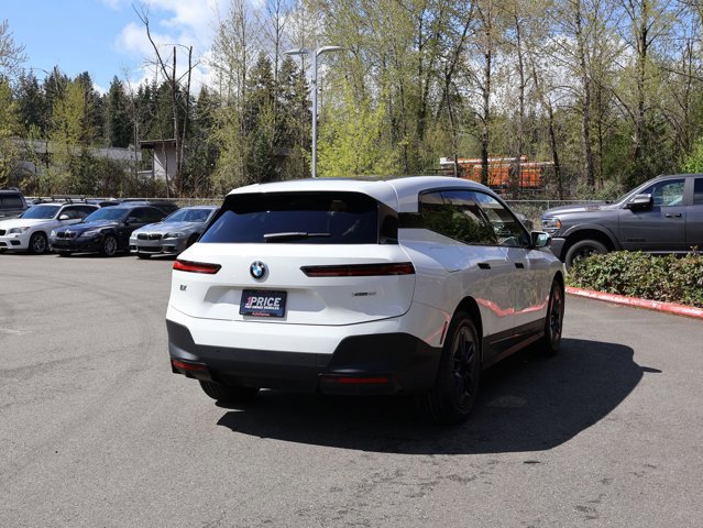 Used 2023 BMW iX xDrive50 w/ Premium Package image 6