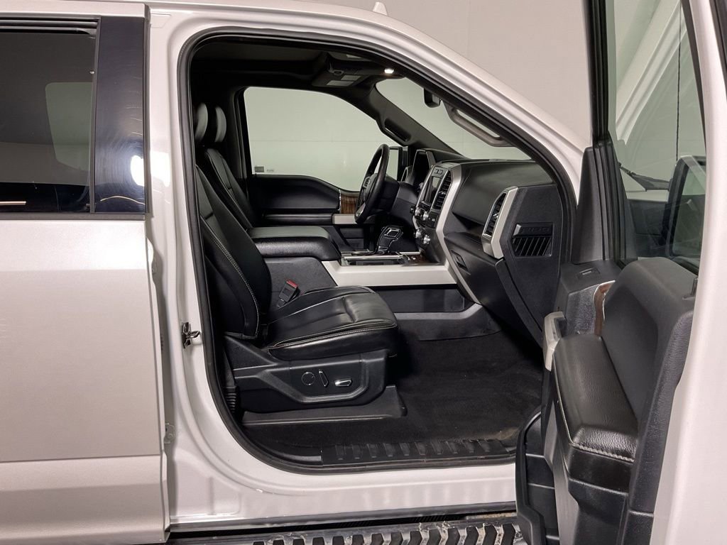 Used 2018 Ford F150 Lariat w/ Equipment Group 502A Luxury AWD/4WD image 38