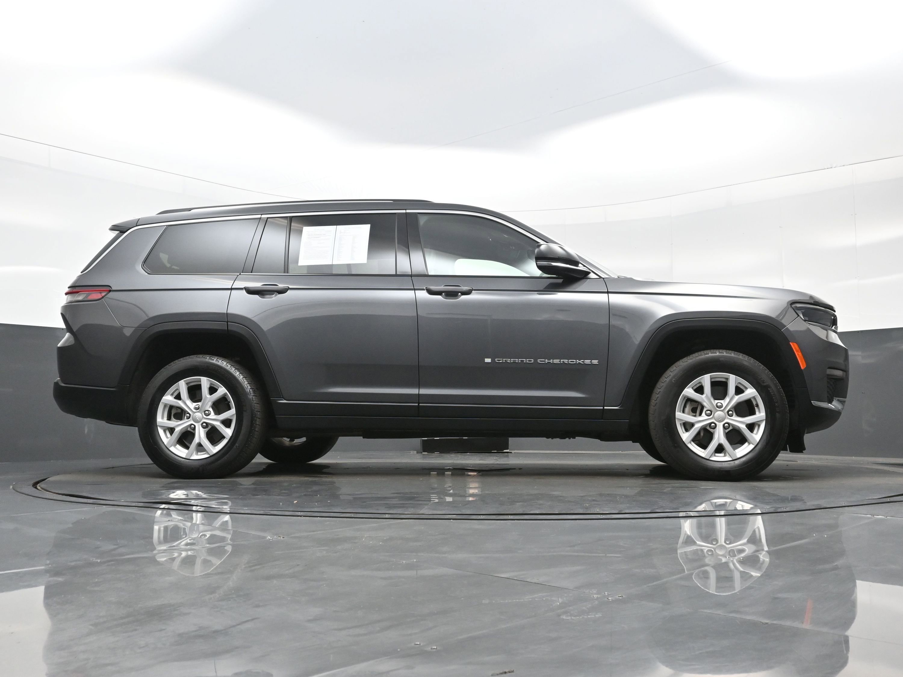 Used 2023 Jeep Grand Cherokee L Limited image 32