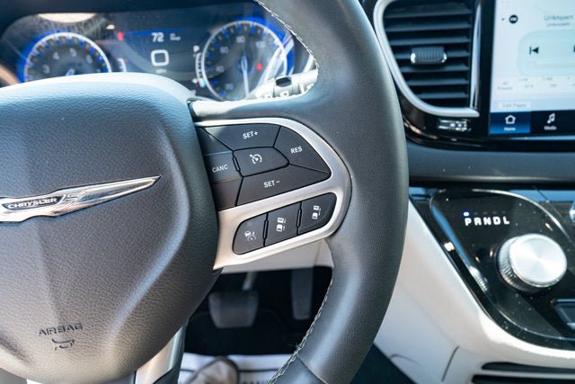 Used 2024 Chrysler Pacifica Touring-L FWD image 24
