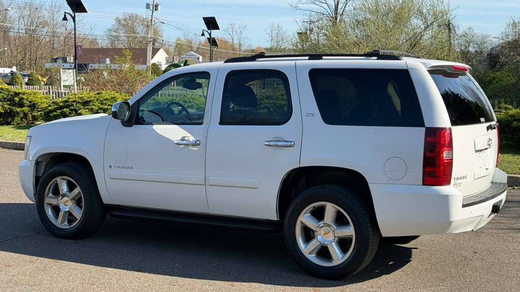 Used 2007 Chevrolet Tahoe LTZ w/ LTZ Preferred Equipment Group image 5